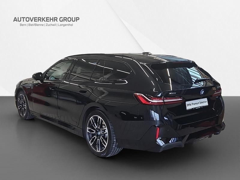 Gebraucht BMW 530e M Sport 299 PS (219 kW) 2025 Kombi