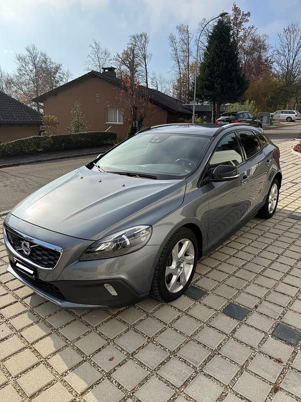 Gebraucht 2015 Volvo V40 CC Summum Kombi | CHF 13’990 - Bild 1/4