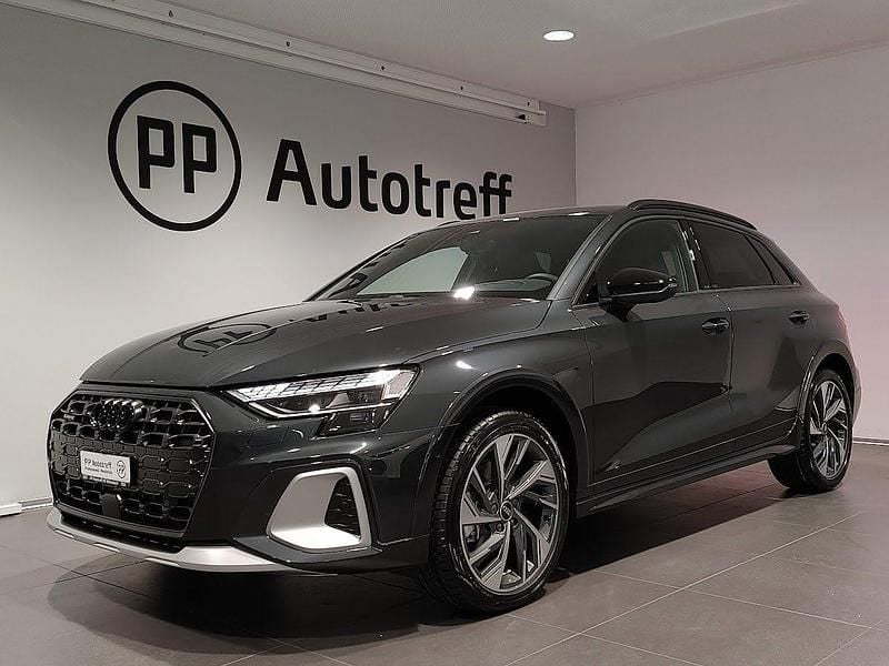 Neu Audi A3 Ambiente 204 PS (150 kW) 2025 Grau Limousine