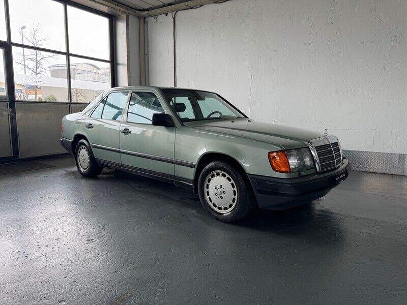Gebraucht Mercedes E300 180 PS (132 kW) 1987