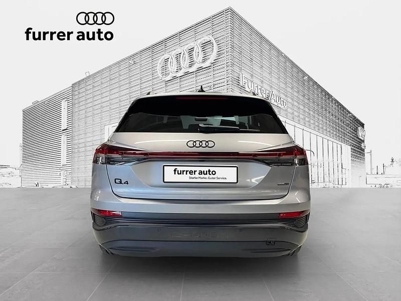 Neu Audi Q4 e-tron Attraction 210 kW (286 PS) 2025 Silber SUV