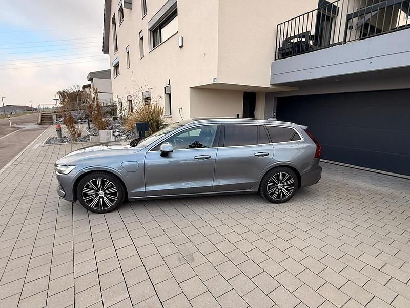 Gebraucht Volvo V60 Inscription 341 PS (250 kW) 2020 Kombi