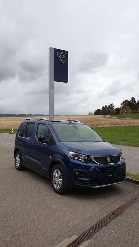Blau Gebraucht 2022 Peugeot Rifter Allure Van / Kleinbus | CHF 36’200 - Bild 1/4