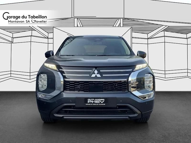 Neu Mitsubishi Outlander P-HEV Invite 306 PS (225 kW) 2025 Gray