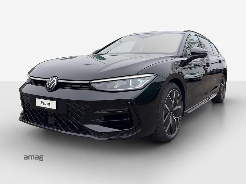 Neu VW Passat R-line 266 PS (195 kW) 2025 Grenadill black metallic Kombi