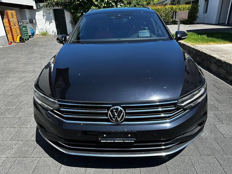 Gebraucht VW Passat Elegance 200 PS (147 kW) 2020