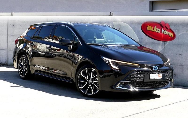 Neu Toyota Corolla Premium 178 PS (130 kW) 2025 Kombi