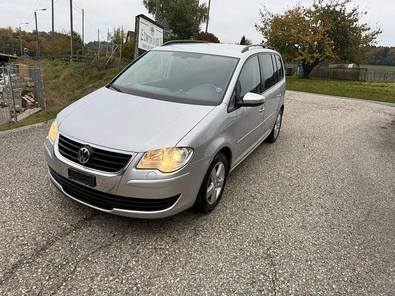 Gebraucht 2010 VW Touran Trendline Van / Kleinbus | CHF 2’990 (Guter Preis) - Bild 1/4