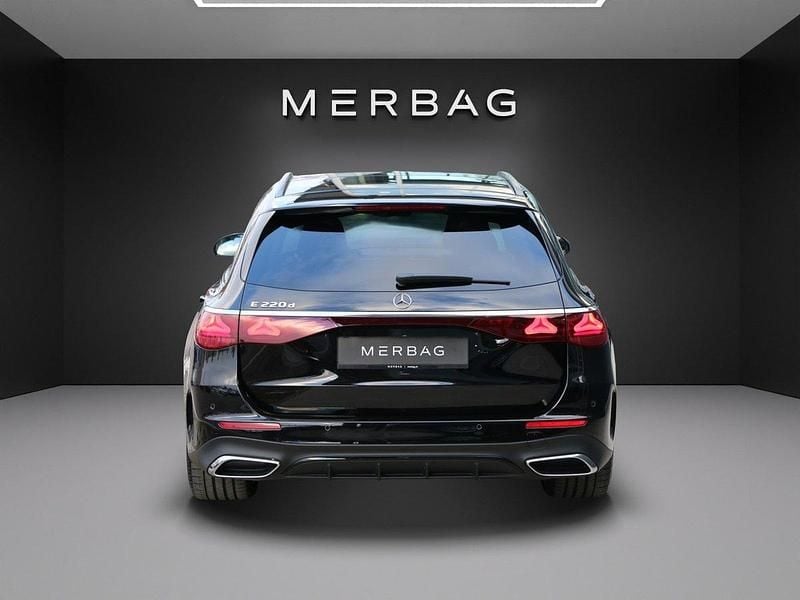 Gebraucht Mercedes E220 197 PS (144 kW) 2023 Schwarz Kombi