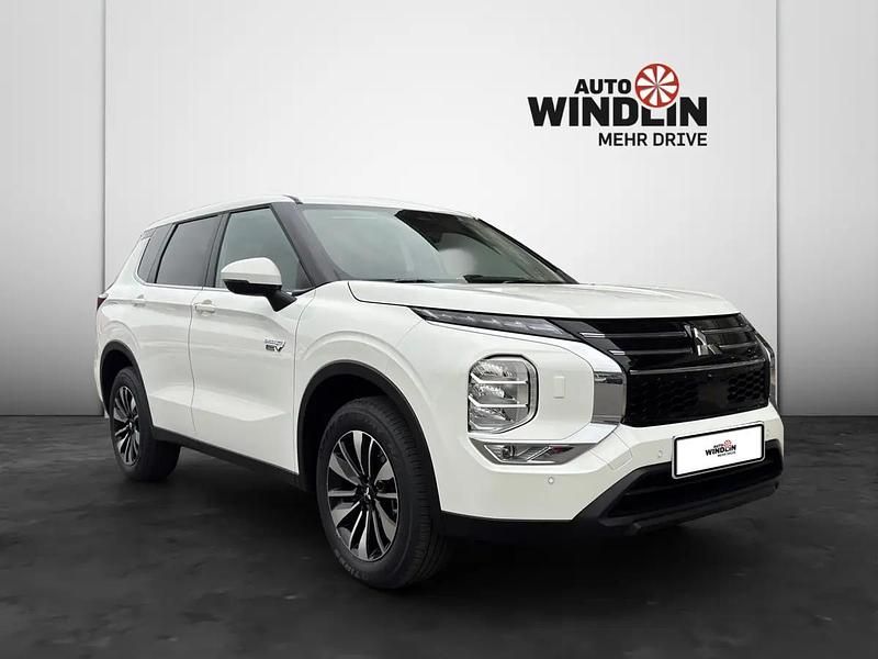 Weiss Neu 2025 Mitsubishi Outlander P-HEV Invite | CHF 50’850 (Guter Preis) - Bild 1/4