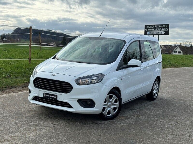Gebraucht 2018 Ford Tourneo Courier Trend Van / Kleinbus | CHF 8’900 - Bild 1/4