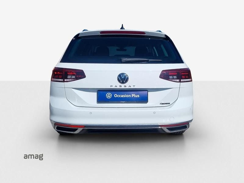 Gebraucht VW Passat Elegance 200 PS (147 kW) 2023 Blanc glacier métallisée Kombi