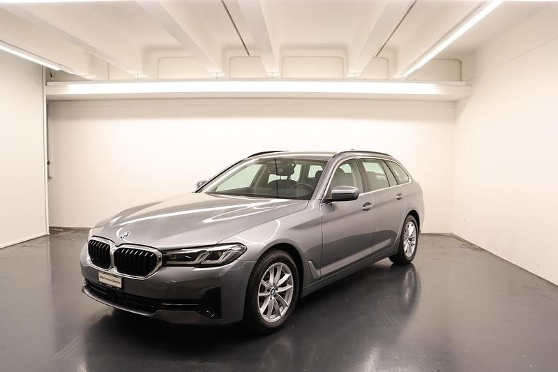 Gebraucht BMW 520 Comfort Edition 201 PS (147 kW) 2023 Grau Kombi