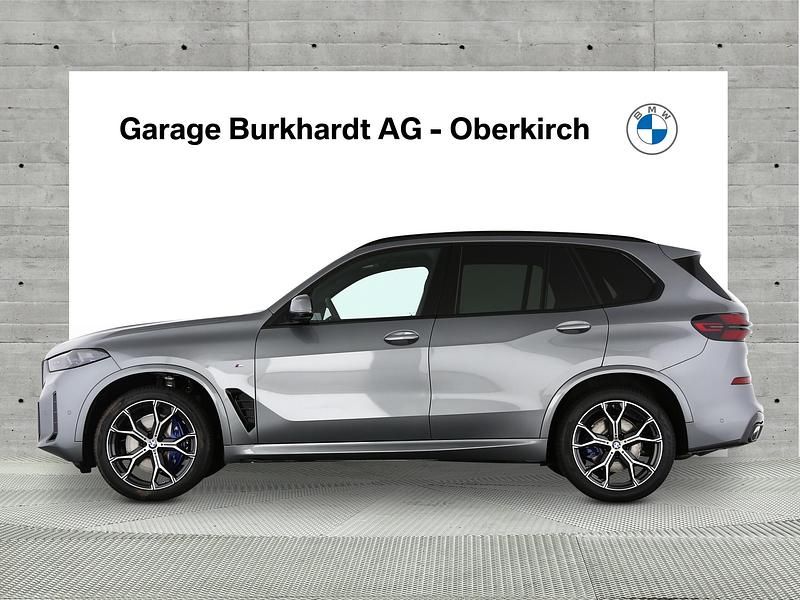 Neu BMW X5 M Sport 381 PS (280 kW) 2025 Grau SUV
