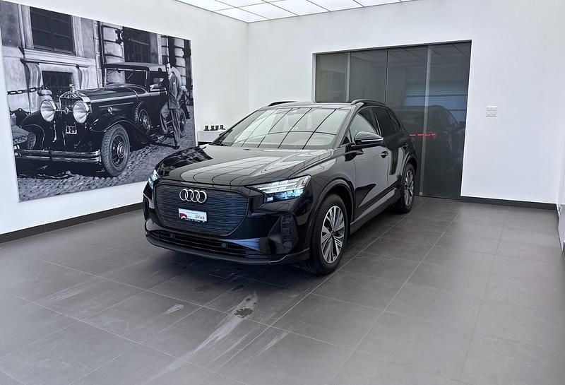 Schwarz Gebraucht 2022 Audi Q4 e-tron Ambiente SUV | CHF 23’900 (Guter Preis) - Bild 1/4