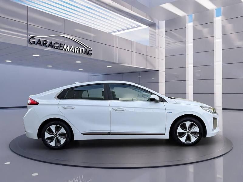 Gebraucht Hyundai Ioniq 88 kW (120 PS) 2019 Weiss Kleinwagen