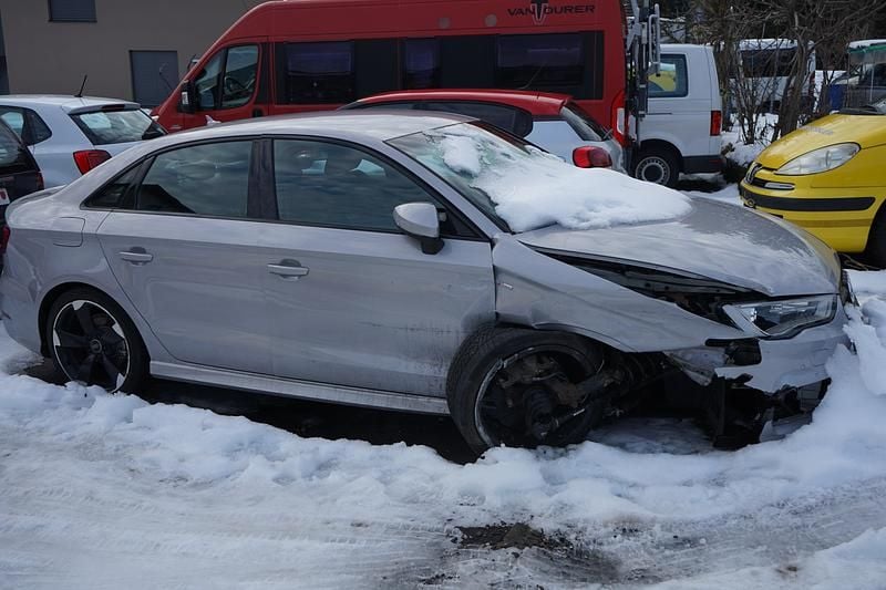 Gebraucht Audi A3 Attraction 150 PS (110 kW) 2015 Silber Limousine