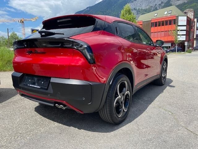 Neu Alfa Romeo Junior Edizione Speciale 136 PS (100 kW) 2025 SUV