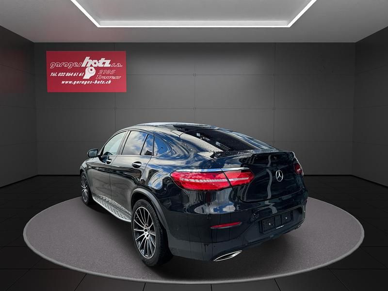 Gebraucht Mercedes GLC300 AMG line 245 PS (180 kW) 2019 Schwarz Coupé