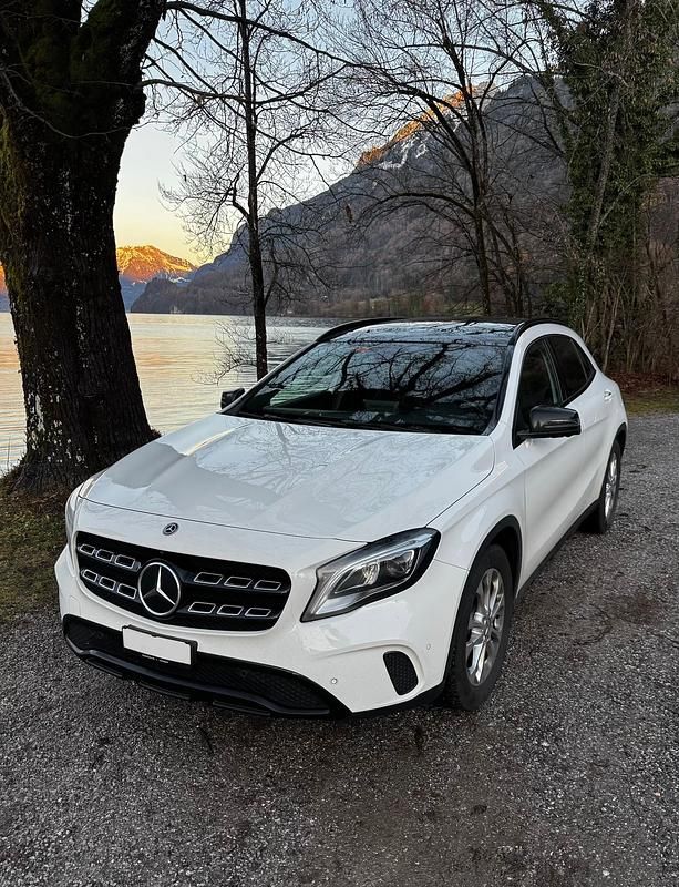 Gebraucht 2019 Mercedes GLA200 Night SUV | CHF 19’500 - Bild 1/4