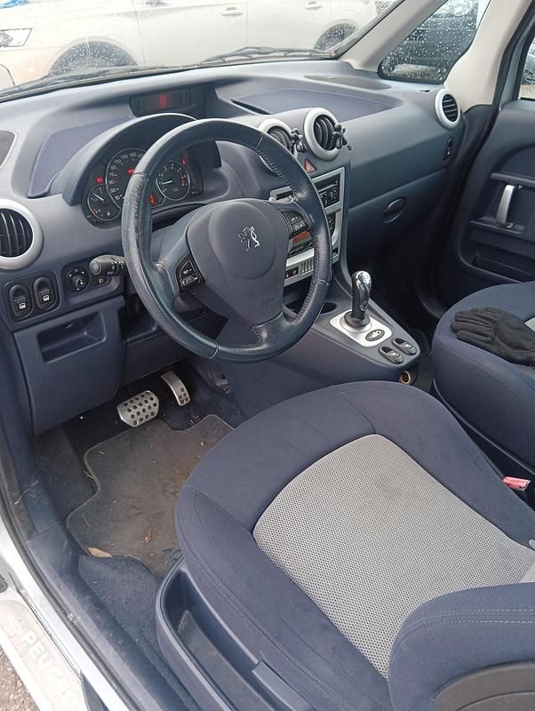 Gebraucht Peugeot 1007 110 PS (80 kW) 2006 Van / Kleinbus