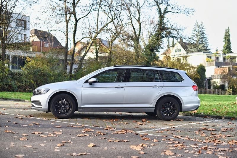 Gebraucht VW Passat Business 123 PS (90 kW) 2022 Kombi