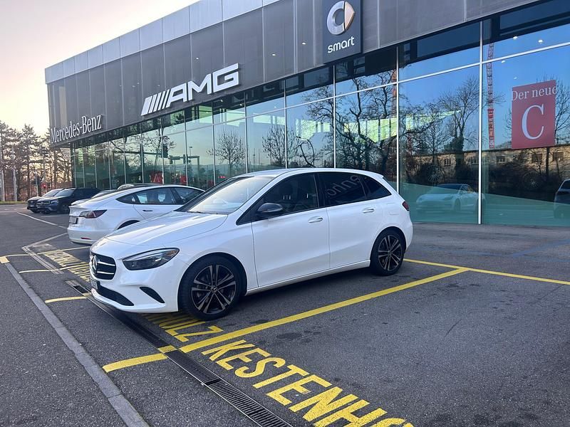 Gebraucht 2019 Mercedes B200 Progressive Van / Kleinbus | CHF 22’900 (Etwas zu teuer) - Bild 1/4