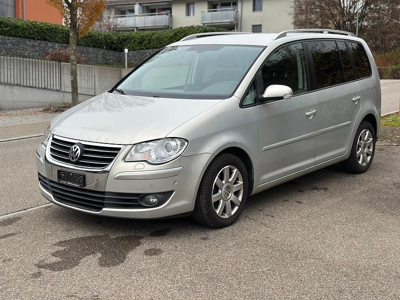 Gebraucht 2008 VW Touran Trendline Van / Kleinbus | CHF 4’400 (Teuer) - Bild 1/4