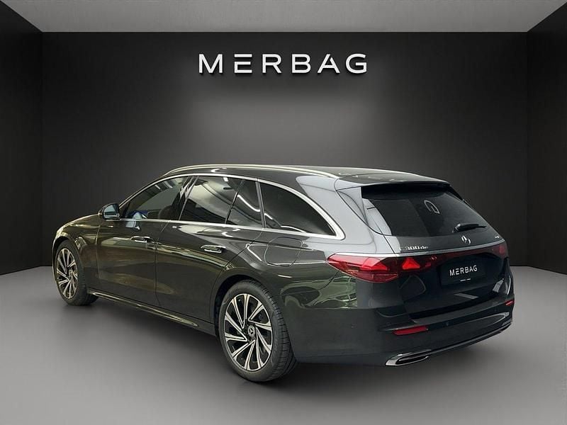 Gebraucht Mercedes E300 Avantgarde 194 PS (142 kW) 2024 Grau Kombi