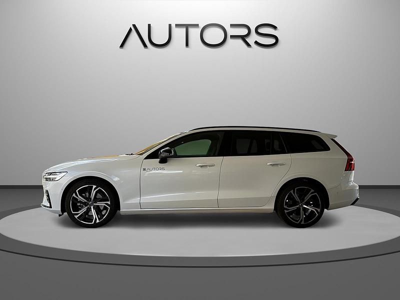 Gebraucht Volvo V60 Plus 197 PS (144 kW) 2025 Kombi