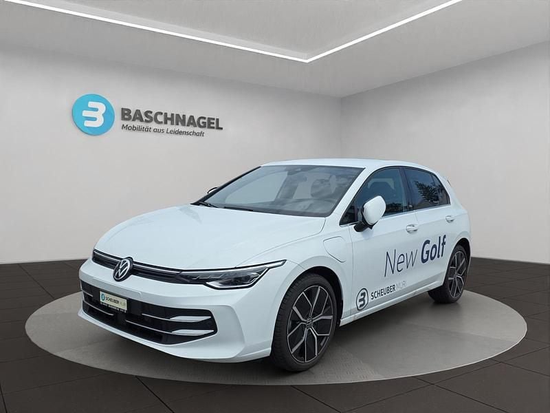 Weiss Gebraucht 2024 VW Golf VIII Edition Limousine | CHF 38’900 - Bild 1/4