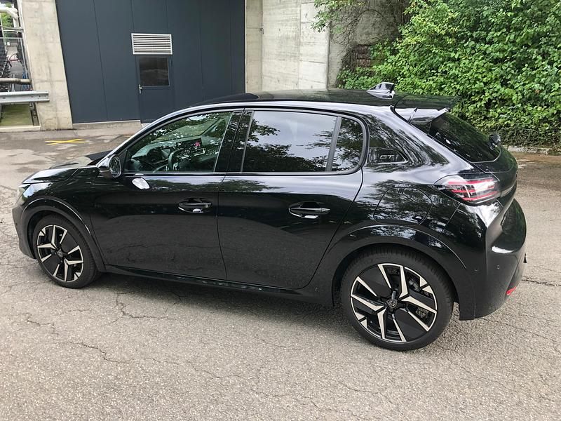 Gebraucht 2024 Peugeot 208 GT Kleinwagen | CHF 22’700 - Bild 1/4
