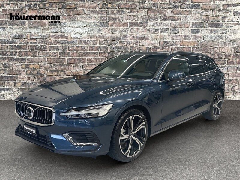 Blau Gebraucht 2023 Volvo V60 Ultimate Kombi | CHF 69’900 - Bild 1/4