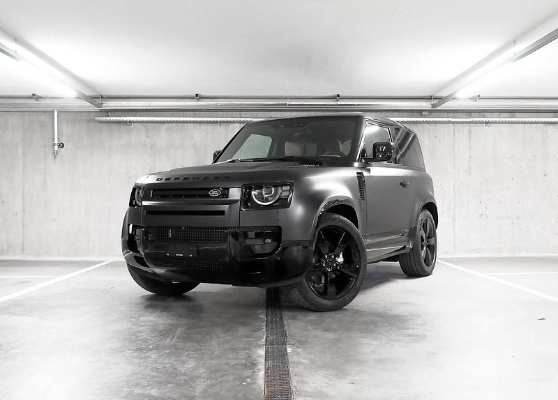 Schwarz Neu 2025 Land Rover Defender SE Dynamic SUV | CHF 123’680 (Etwas zu teuer) - Bild 1/4