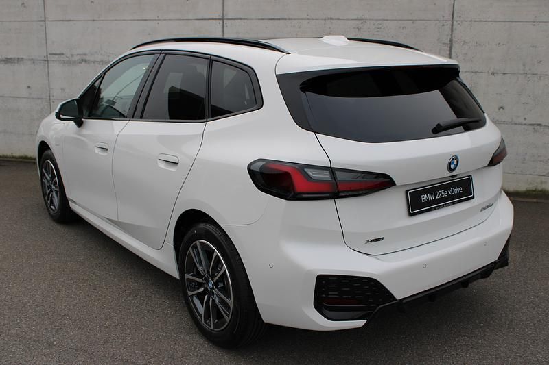 Neu BMW 225 M Sport 245 PS (180 kW) 2025 Van / Kleinbus