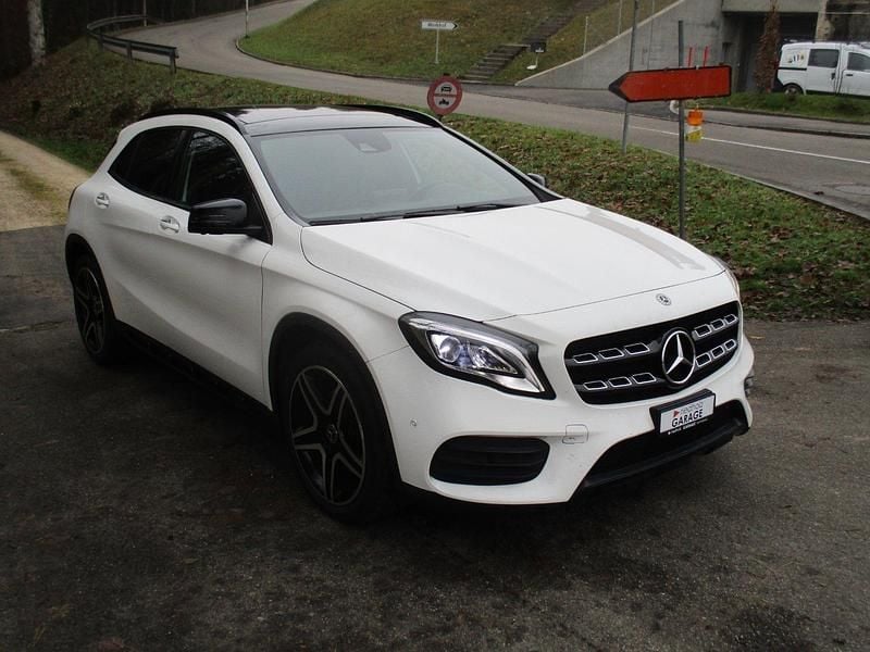 Gebraucht Mercedes GLA250 AMG line 211 PS (155 kW) 2020 SUV