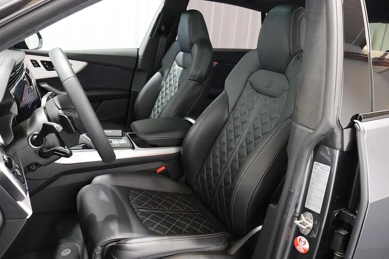 Gebraucht Audi Q8 Ambiente 381 PS (280 kW) 2023 Grau SUV