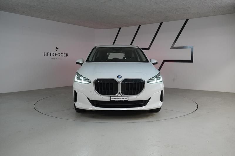 Gebraucht BMW 218 Active Tourer Comfort Edition 150 PS (110 kW) 2023 Weiss Van / Kleinbus