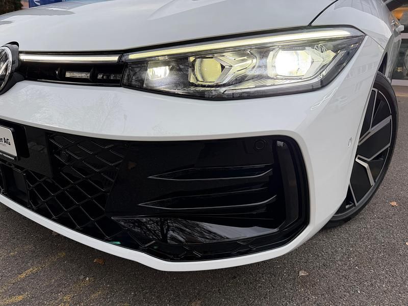 Neu VW Passat R-line 193 PS (141 kW) 2025 Weiss Kombi