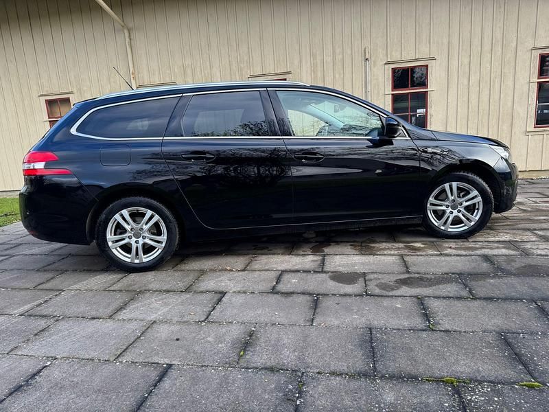 Gebraucht Peugeot 308 SW 130 PS (95 kW) 2019 Kombi