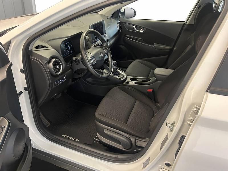 Gebraucht Hyundai Kona 141 PS (103 kW) 2022 Weiss SUV