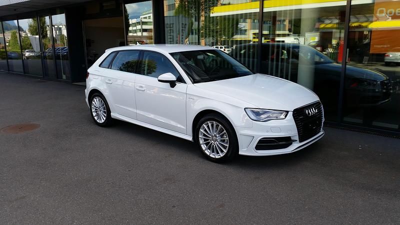 Gebraucht Audi A3 Sportback e-tron Attraction 204 PS (150 kW) 2016 Kleinwagen