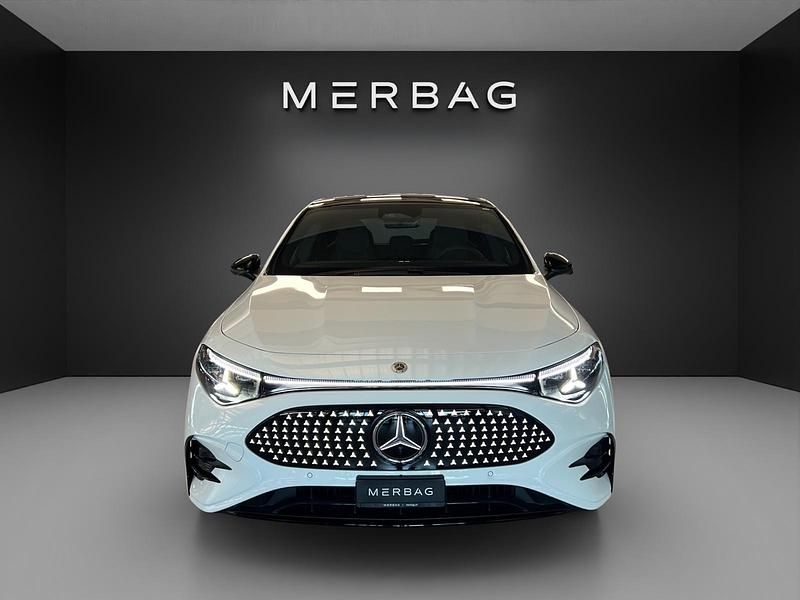 Neu Mercedes CLA 250+ AMG line 200 kW (272 PS) 2025 Weiss Limousine