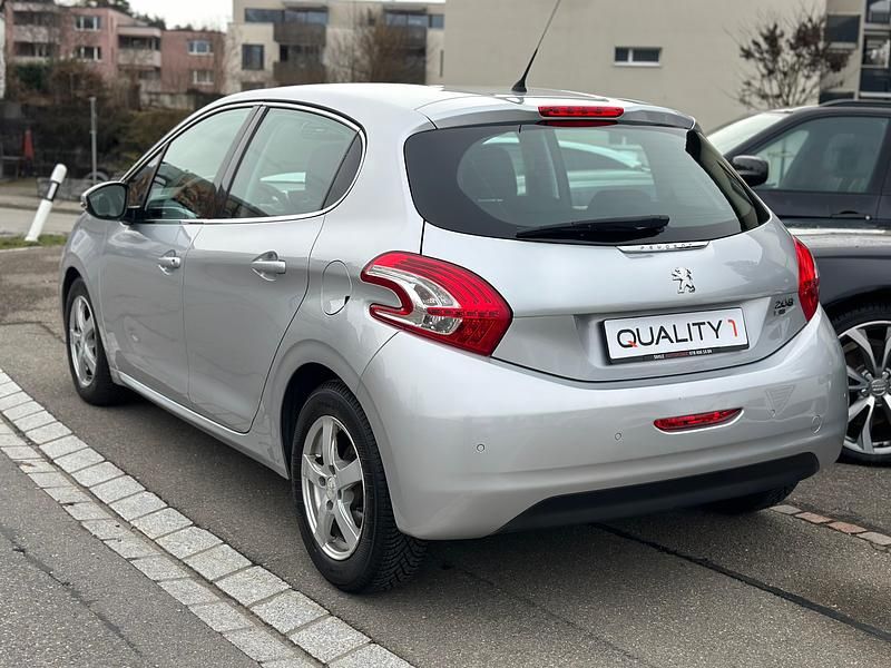 Gebraucht Peugeot 208 Allure 115 PS (84 kW) 2012 Kleinwagen