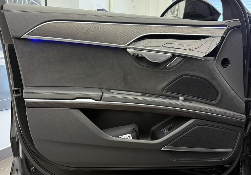 Gebraucht Audi A8 Ambiente 286 PS (210 kW) 2024 Schwarz Limousine