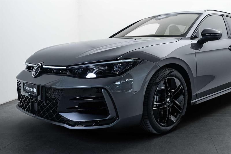Neu VW Passat R-line 266 PS (195 kW) 2025 Kombi