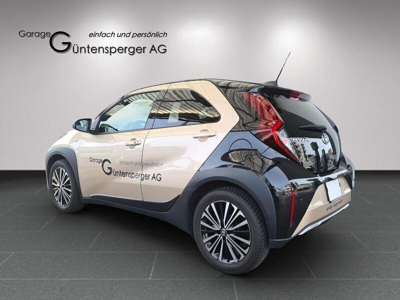 Gebraucht Toyota Aygo X Style 72 PS (52 kW) 2023 Beige SUV