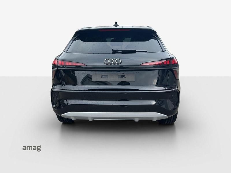 Neu Audi Q3 Premium 150 PS (110 kW) 2026 Mythosschwarz metallic SUV