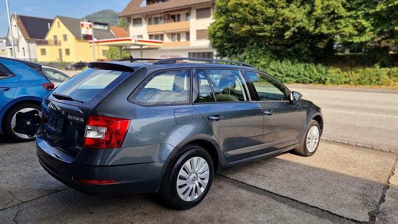 Gebraucht Skoda Octavia Ambition 150 PS (110 kW) 2017 Grau Kombi