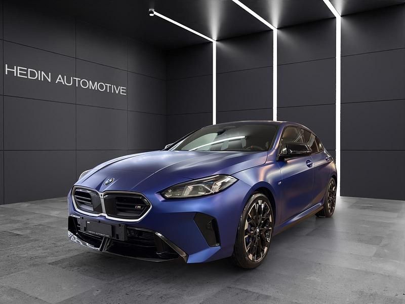 Blau Gebraucht 2024 BMW M135 Performance Kleinwagen | CHF 48’900 - Bild 1/4